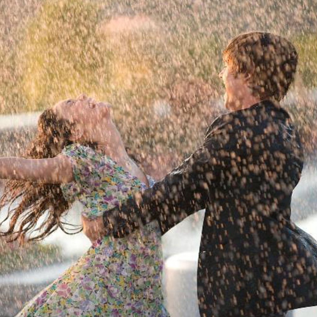 Влюбленные под дождём