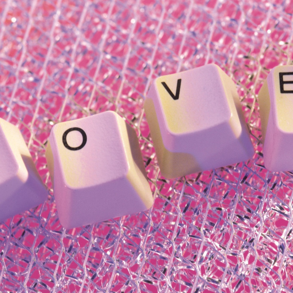 Электронная любовь