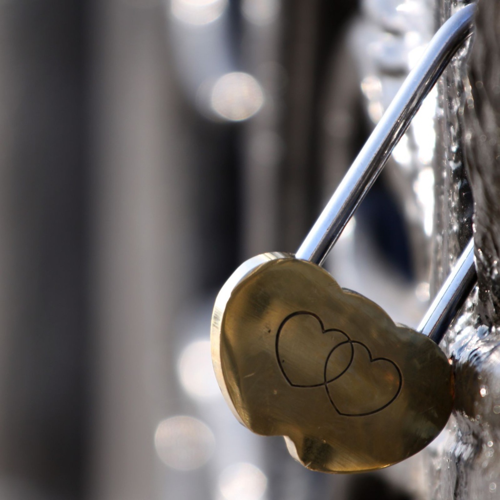 Сердечки на замке