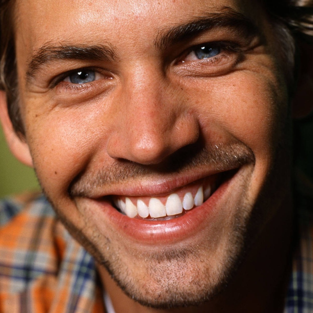 Известный актер из фильма Форсаж Пол Уокер 