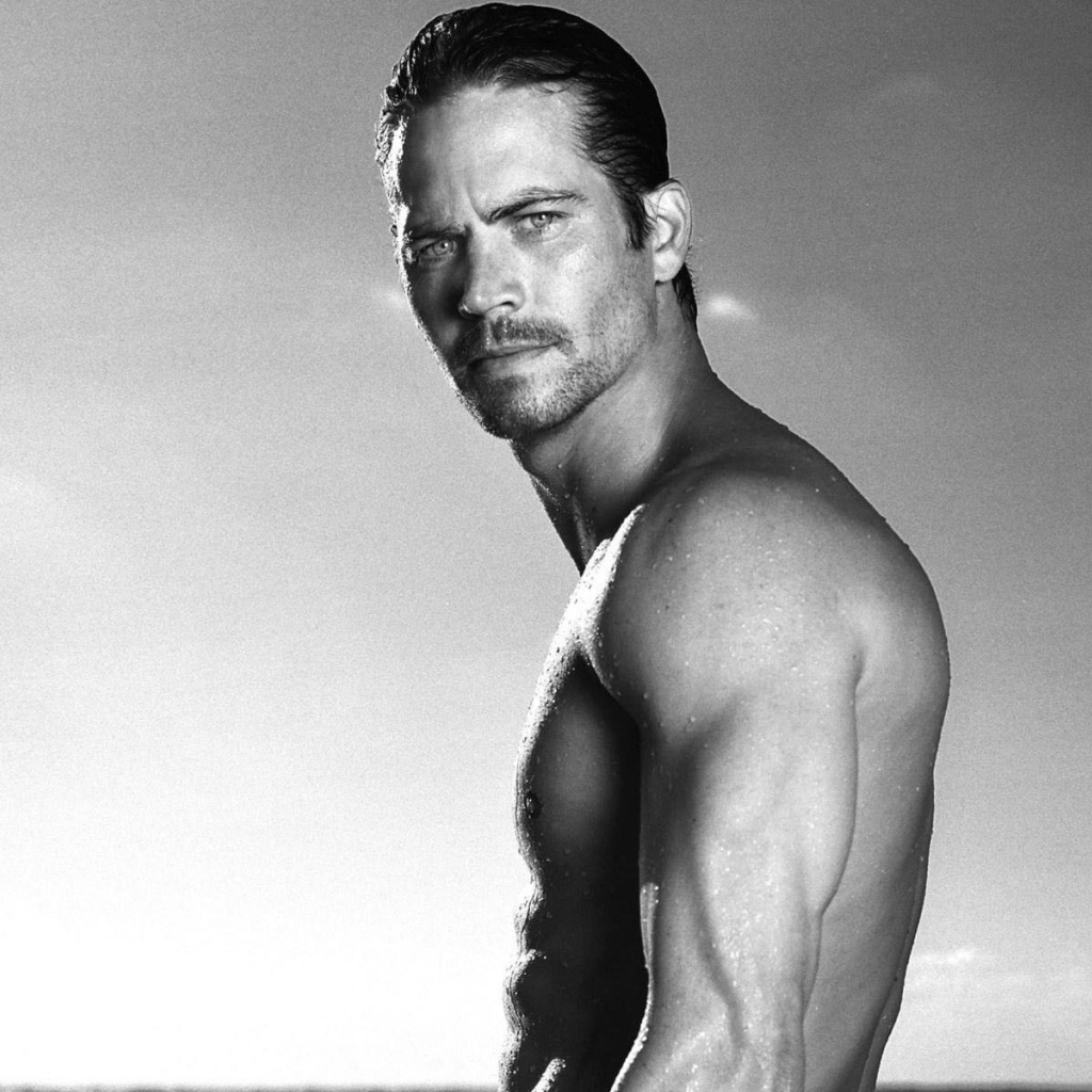 Пол Уокер на пляже