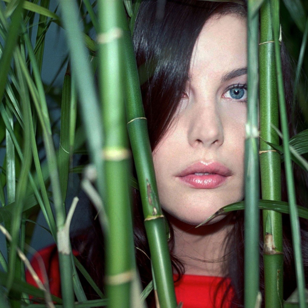 Лив Тайлер в бамбуке