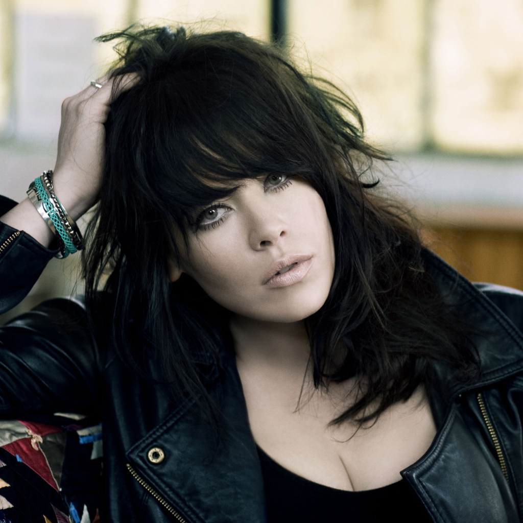 Alex Hepburn задумалась