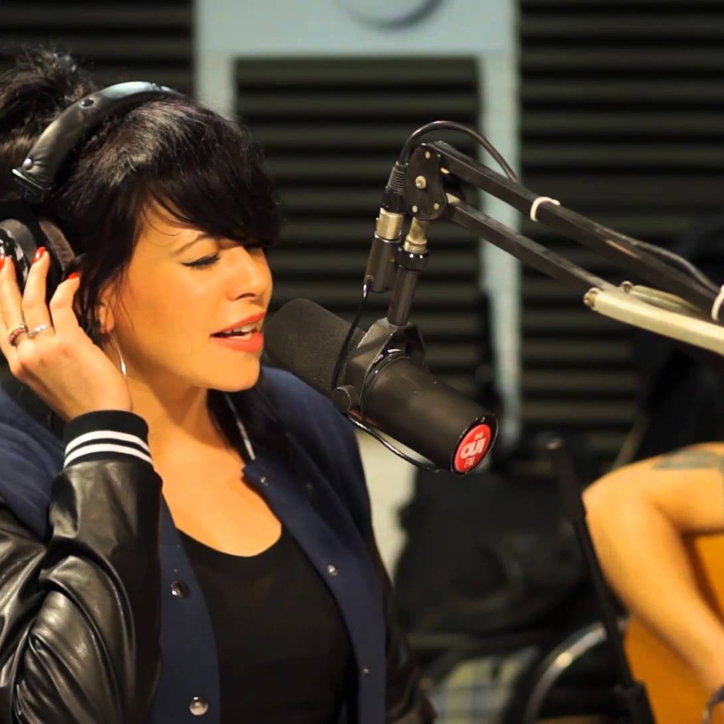 Alex Hepburn записывает трек