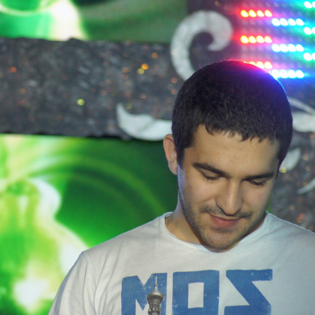 Bahh Tee исполняют песню Крылья