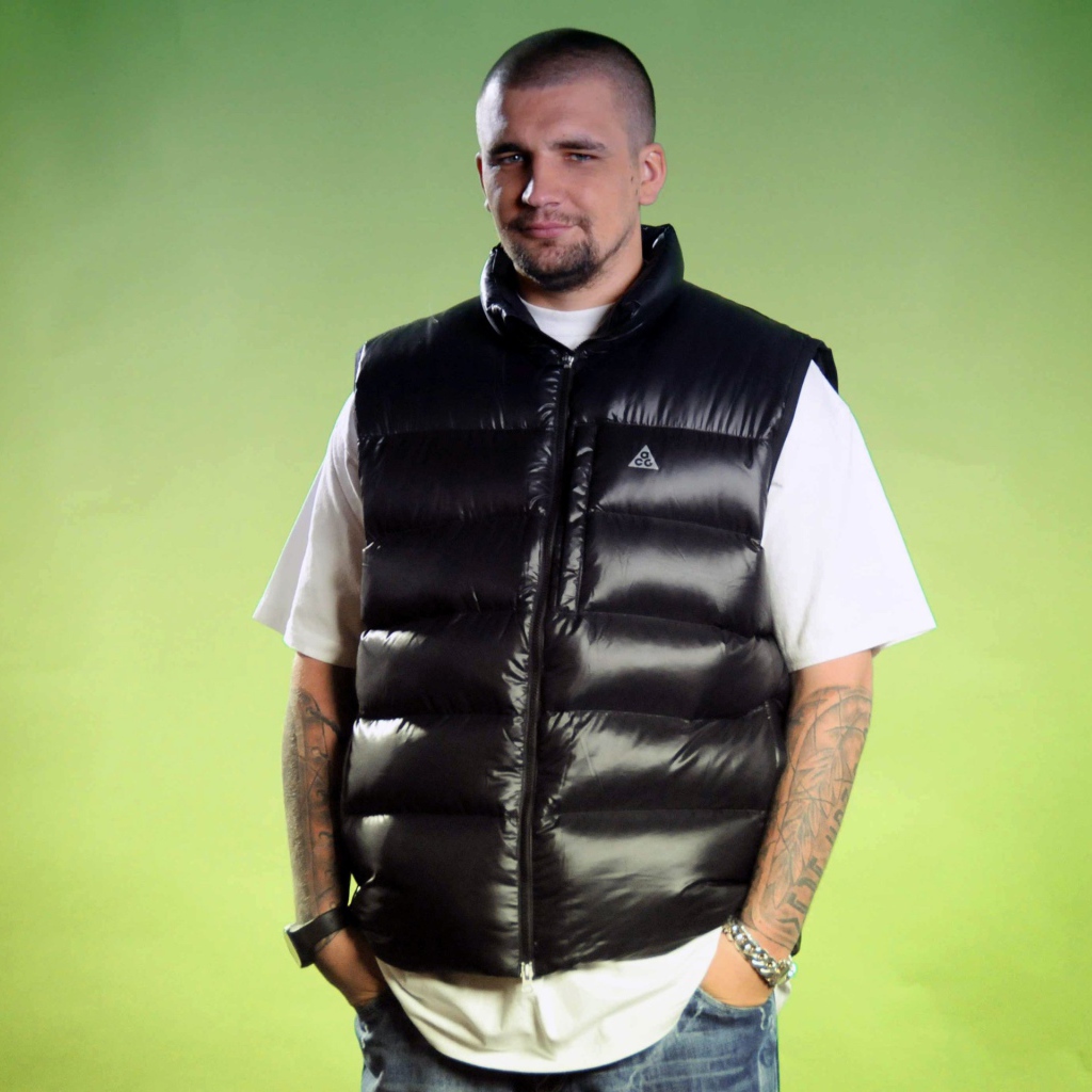 Basta на зеленом фоне