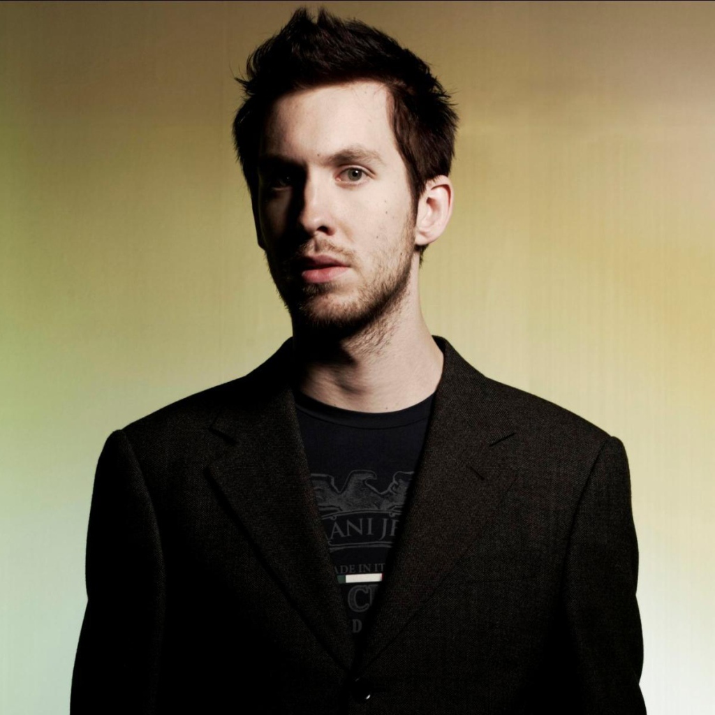 Calvin Harris на цветном фоне