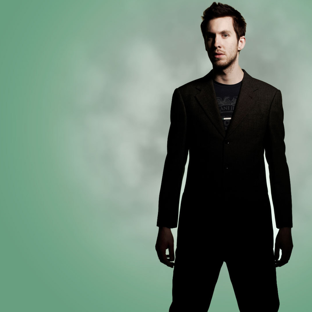 Calvin Harris на берюзовом фоне