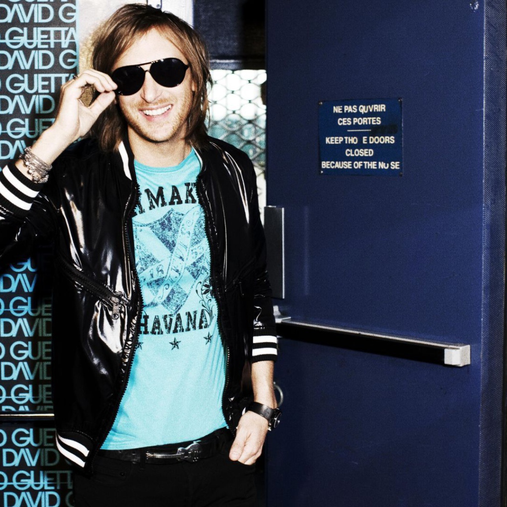 David Guetta в очках