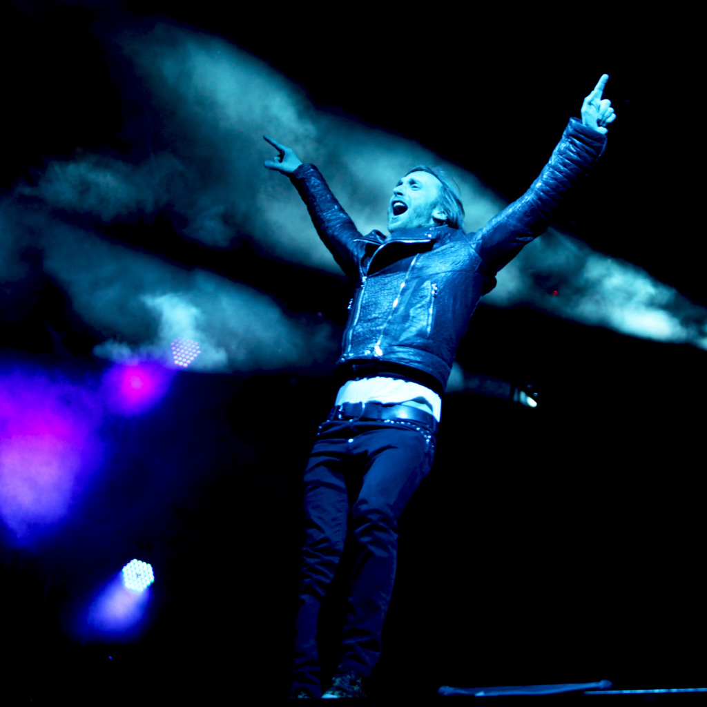 David Guetta в прыжке