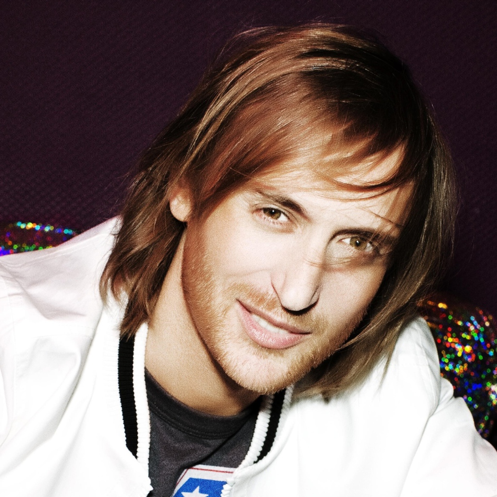 David Guetta улыбается
