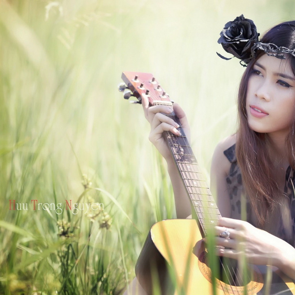 Японская Девушка с гитарой