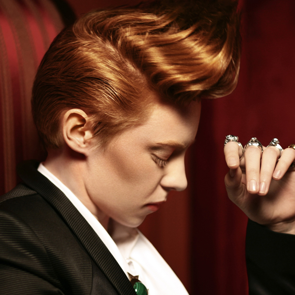 La Roux в театре