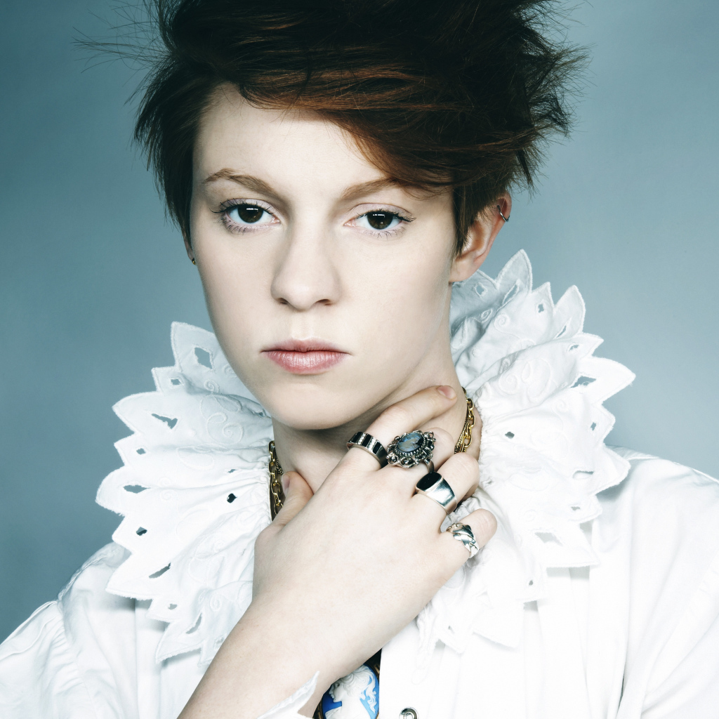 La Roux позирует для камеры