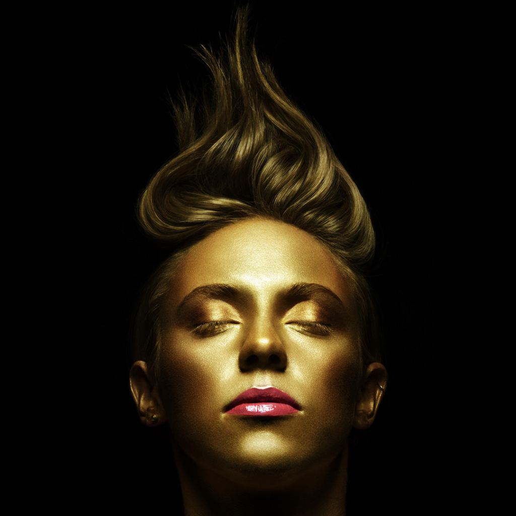 La Roux золото