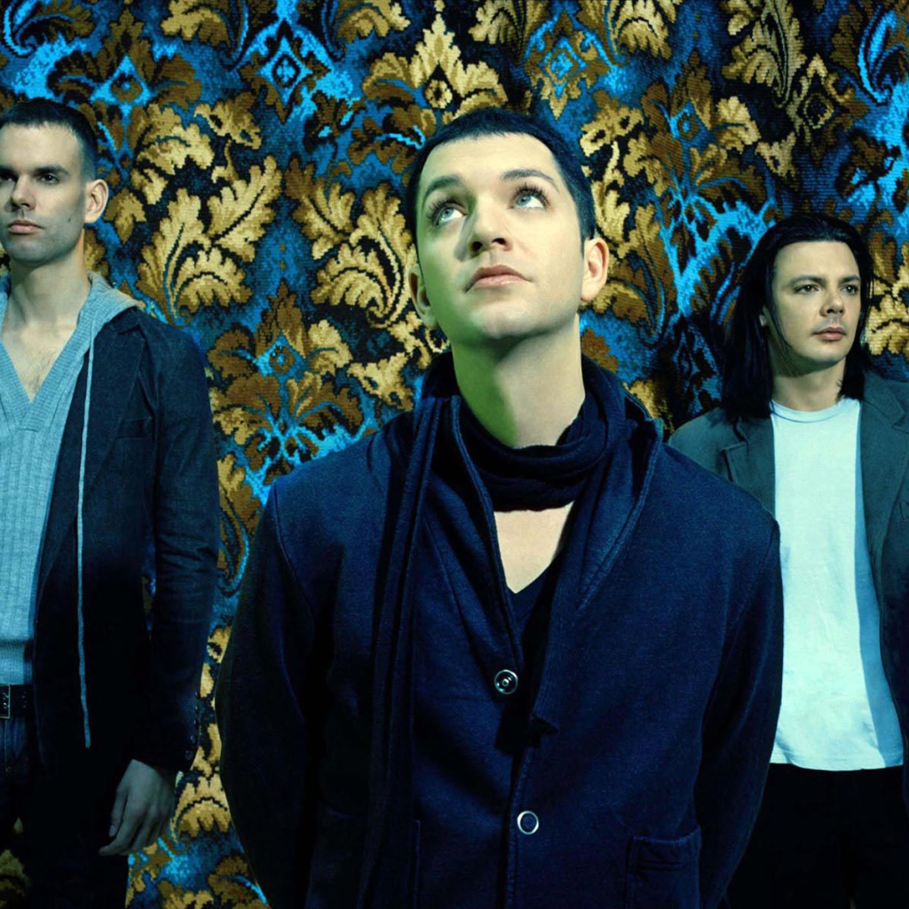 Placebo на разноцветном фоне