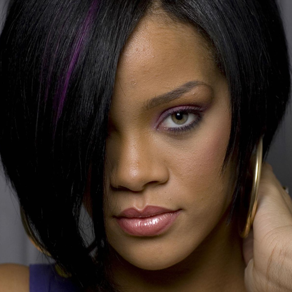  Rihanna крупным планом