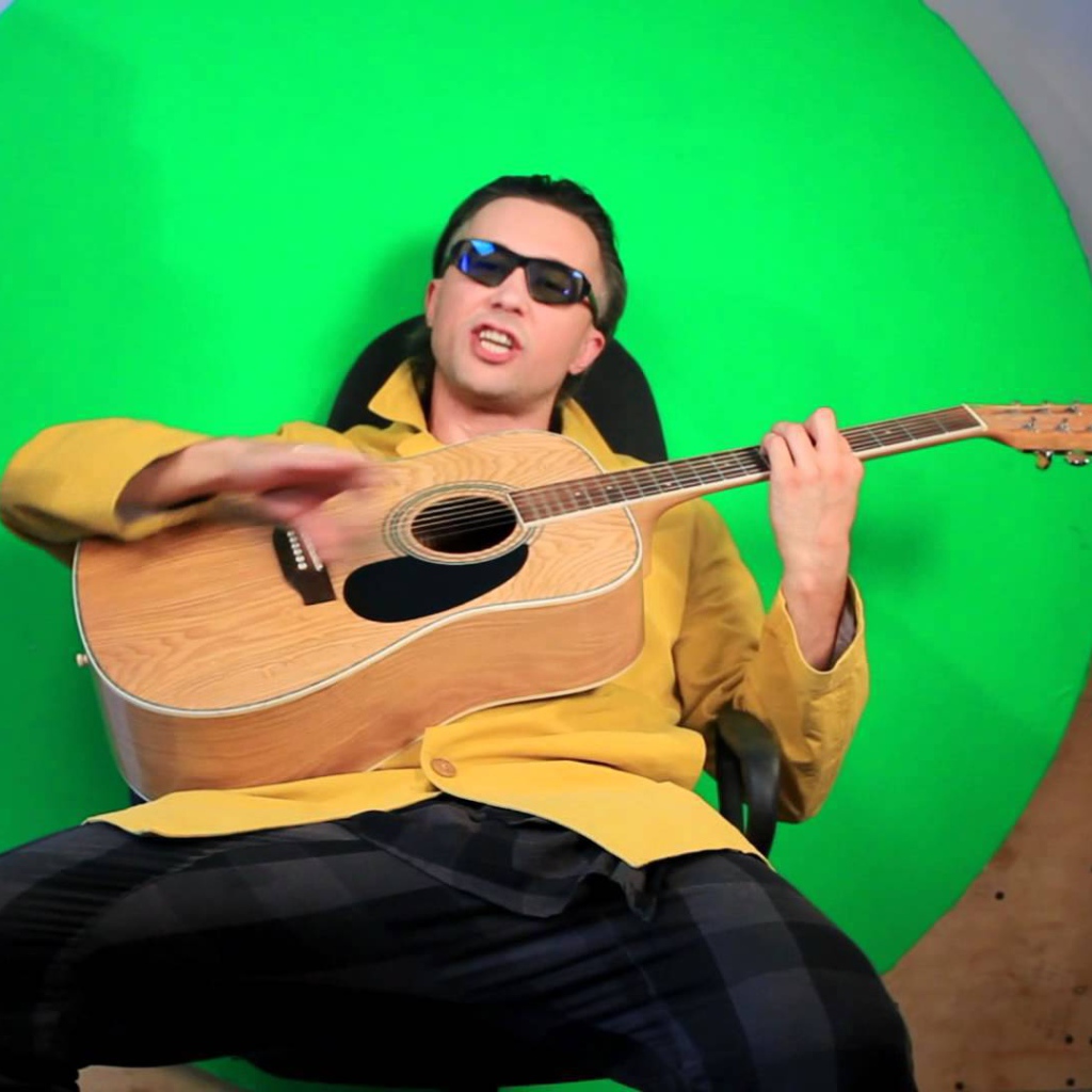 Сергей Бабкин с песней Недотрога