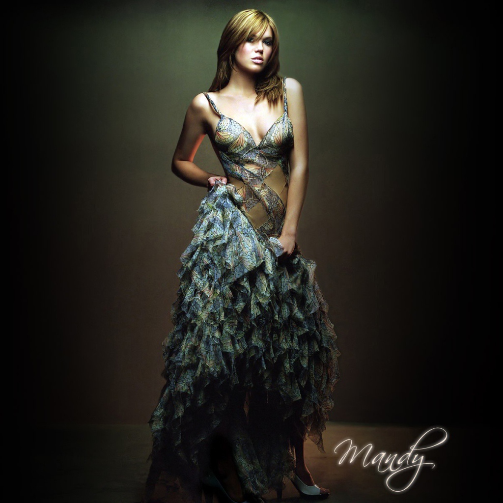 Певица Мэнди Мур