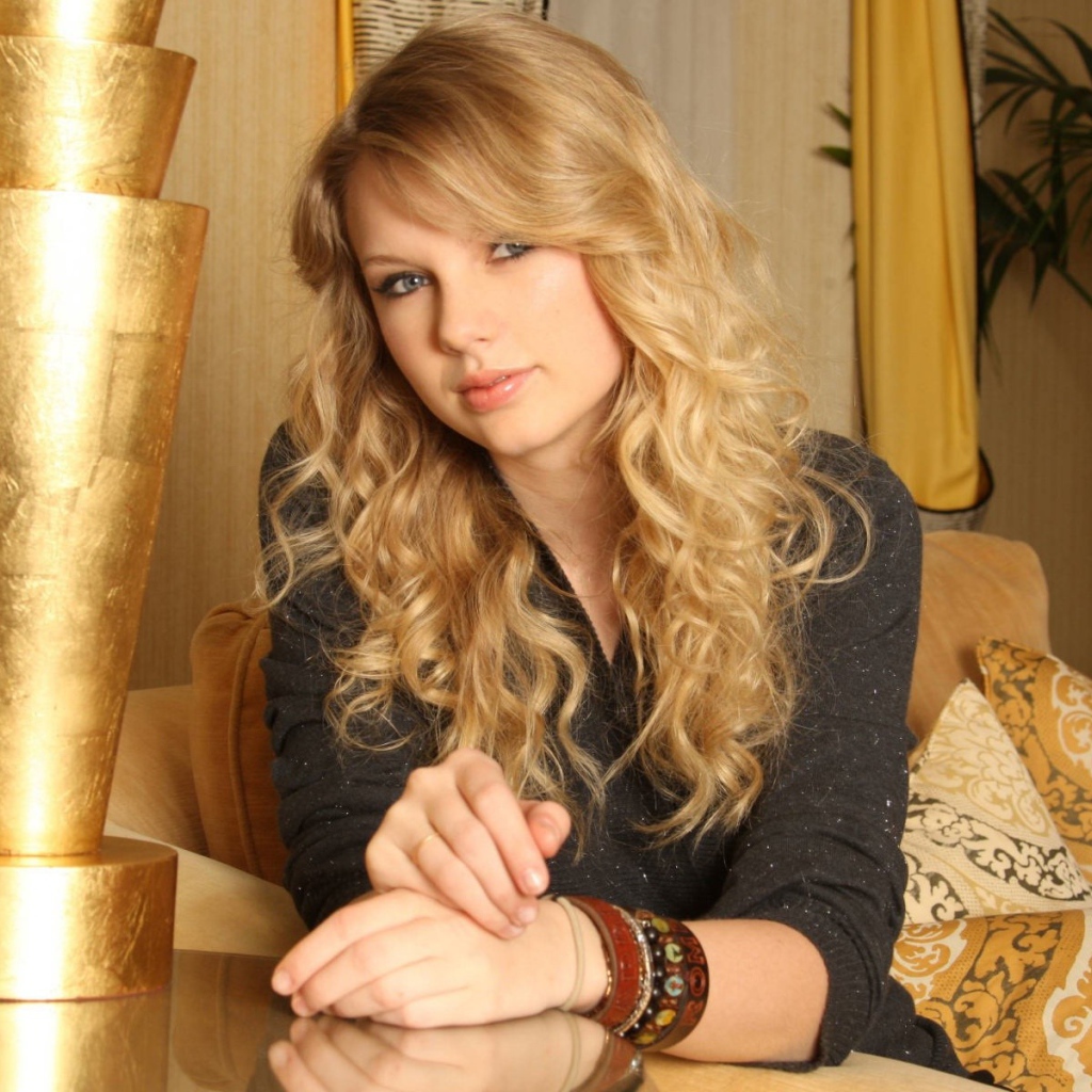 Taylor Swift в Золотой гостиной