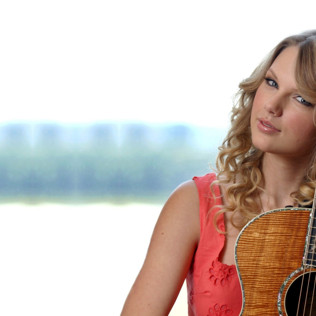 Taylor Swift на пляже