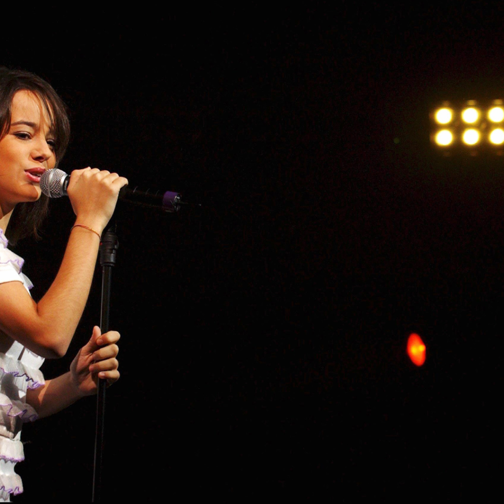 Певица Alizee