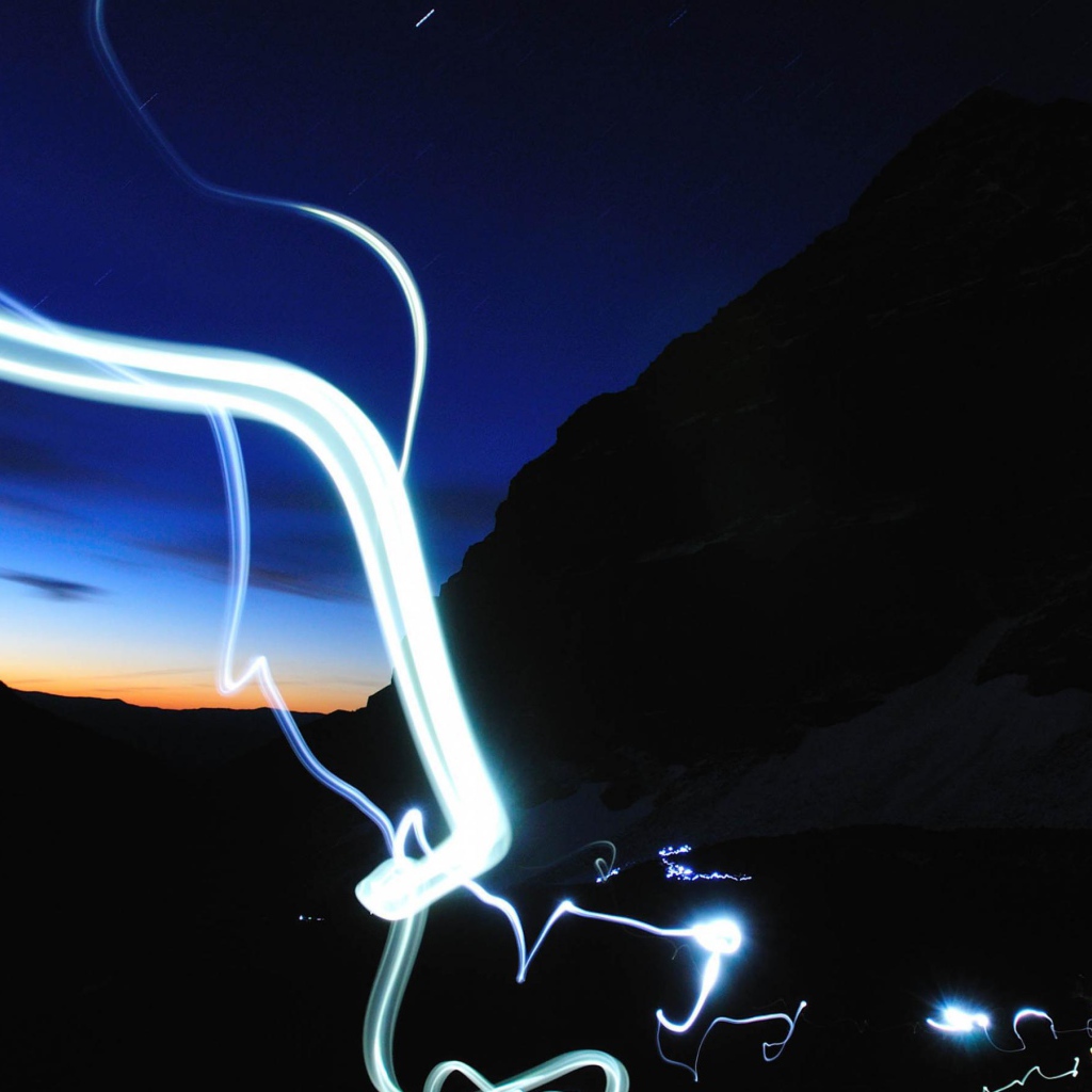 Полоски света в ночи