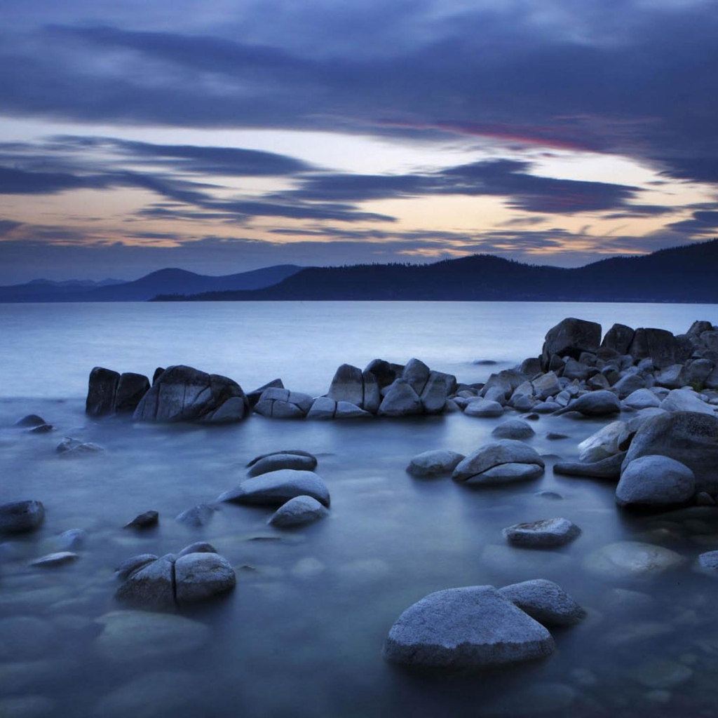 Сумерки на озере