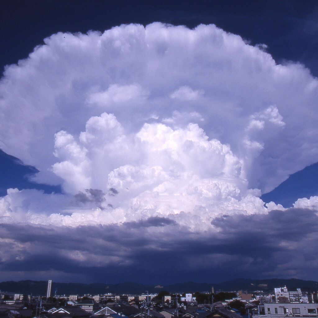 Облако формы гриба