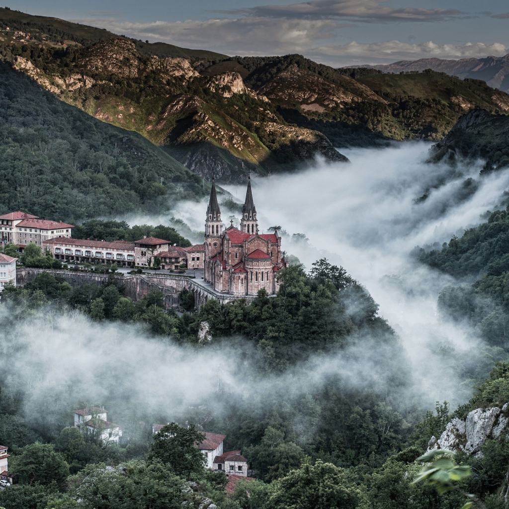 Храм в горах