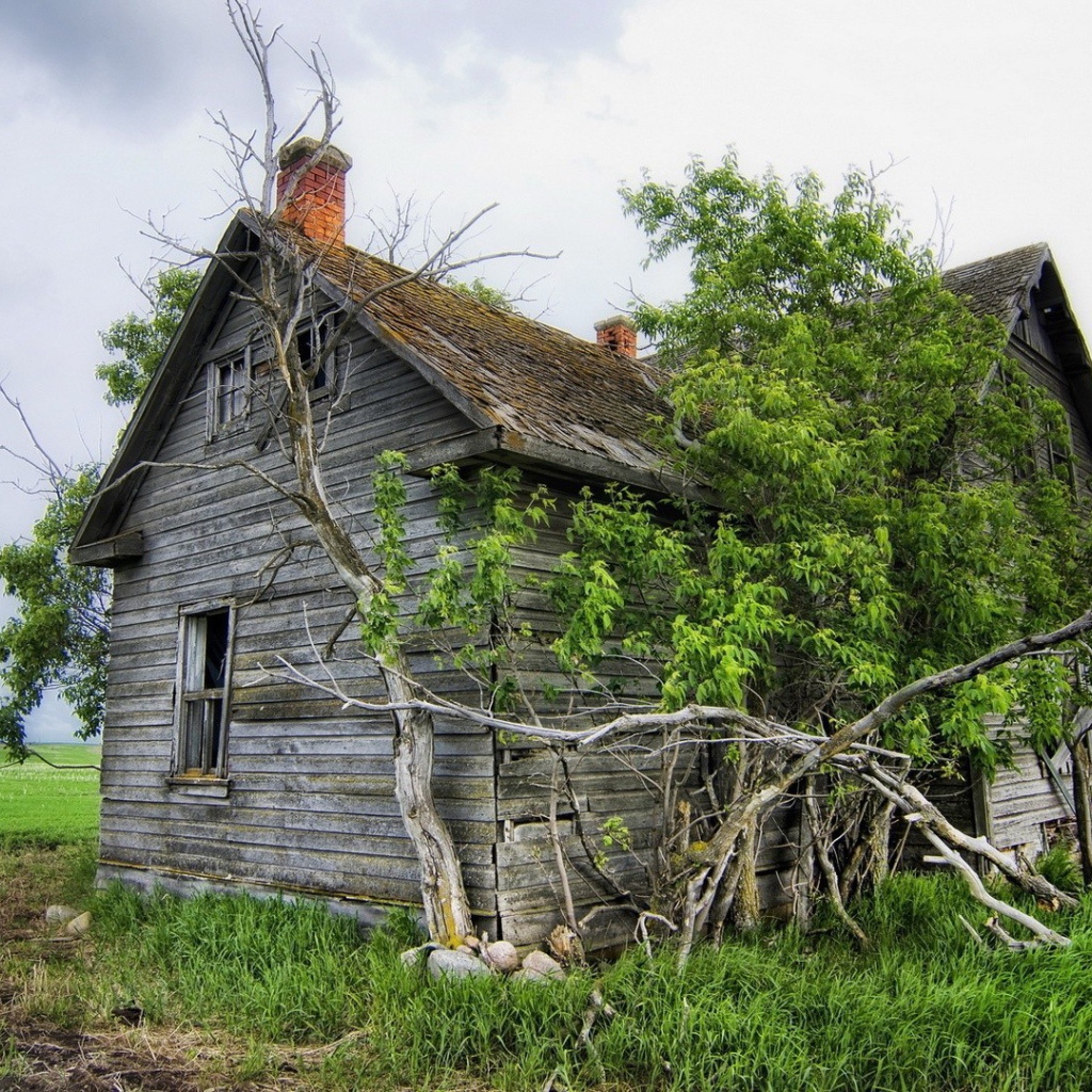 Старый деревянный дом