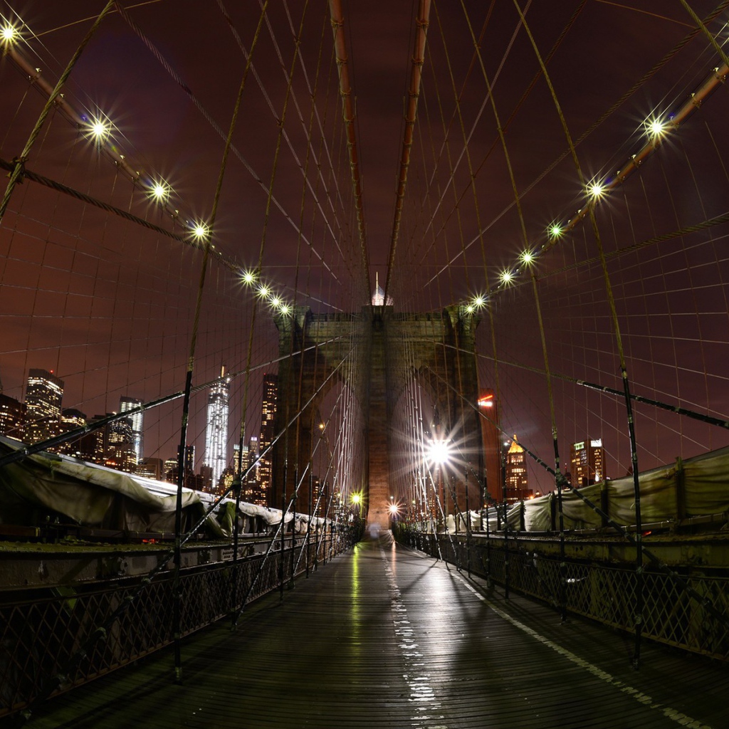 Подвесной мост с огнями