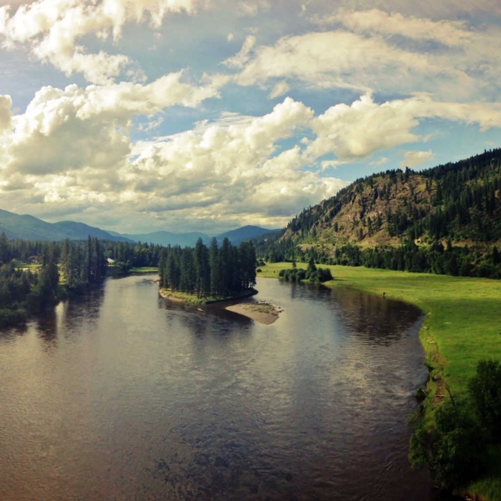 Остров на реке