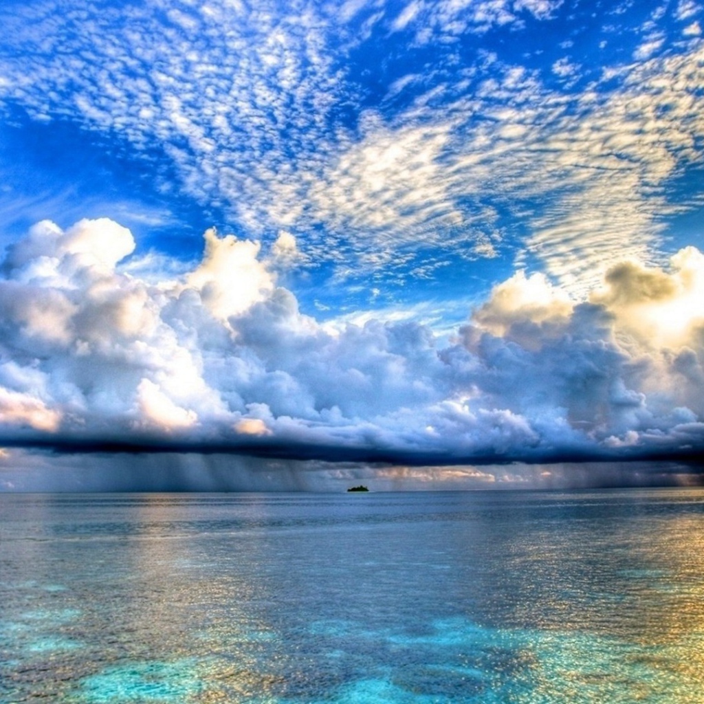 Туча над морем