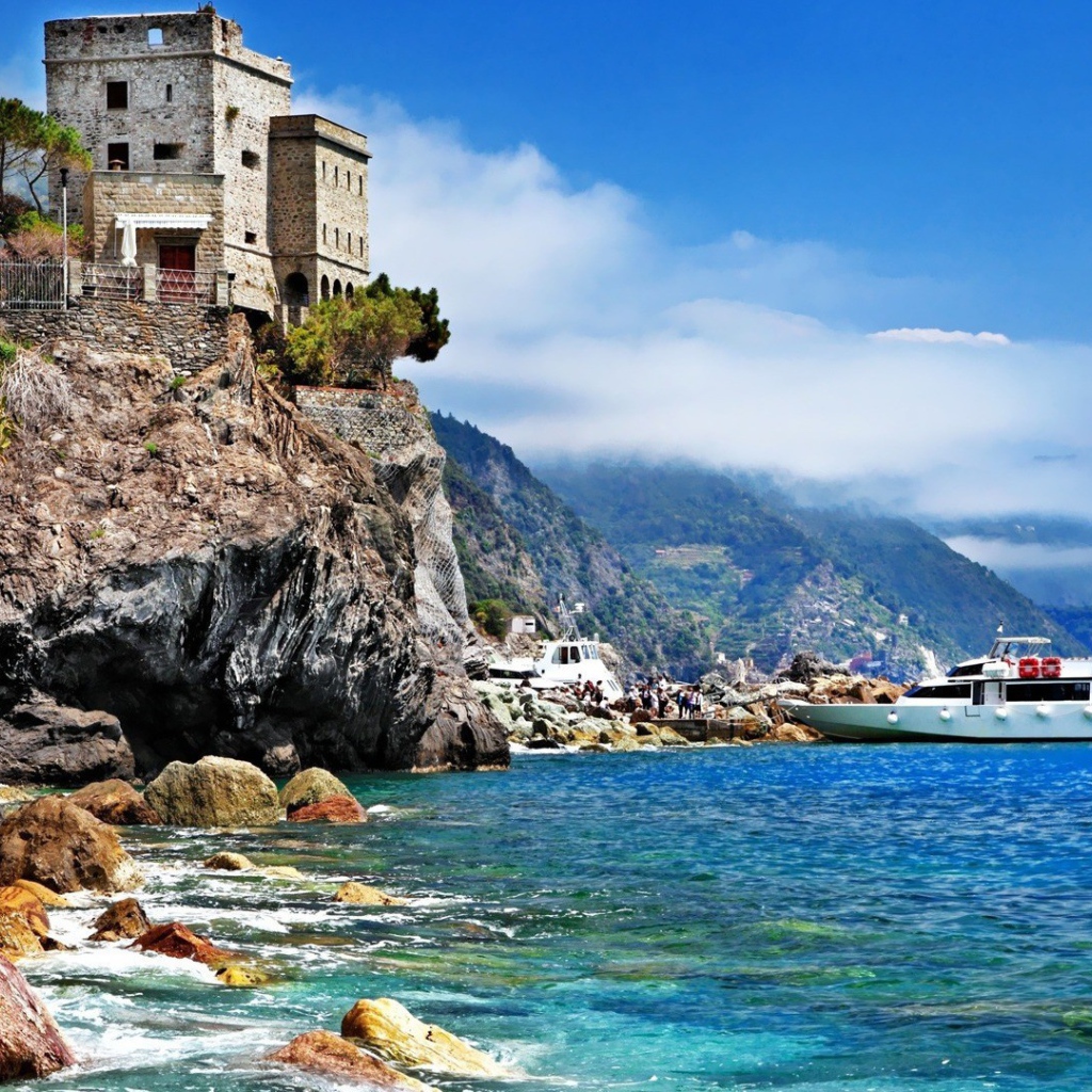 Старинная крепость