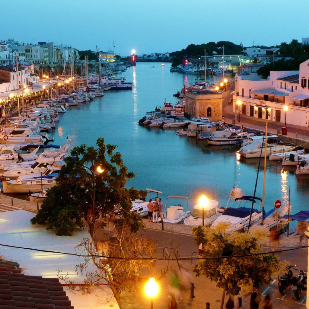 Вечером на причале