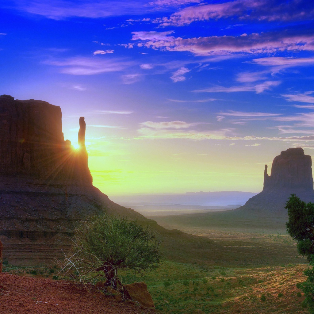 Закат у скал близнецов