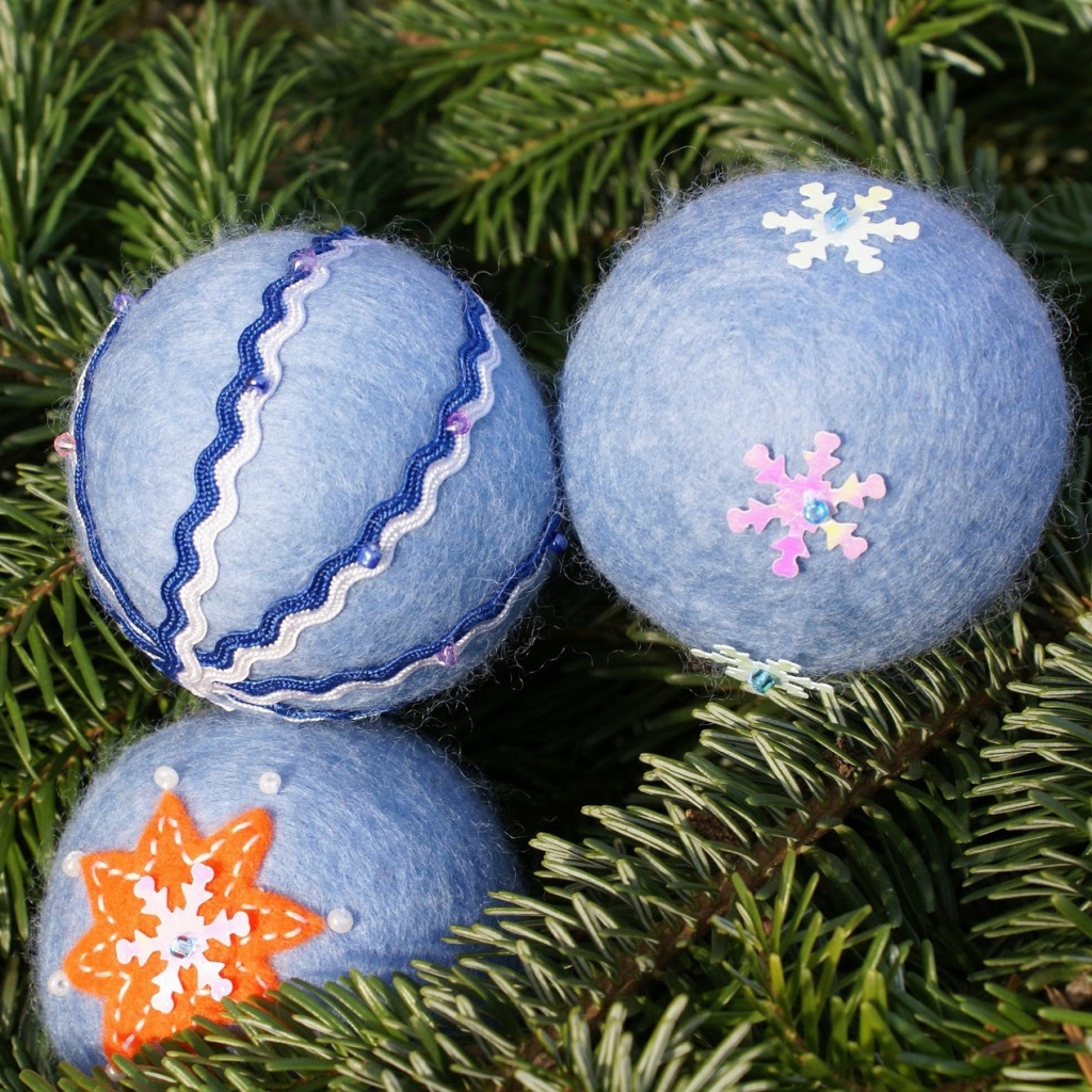 Eлочные игрушки из шерсти