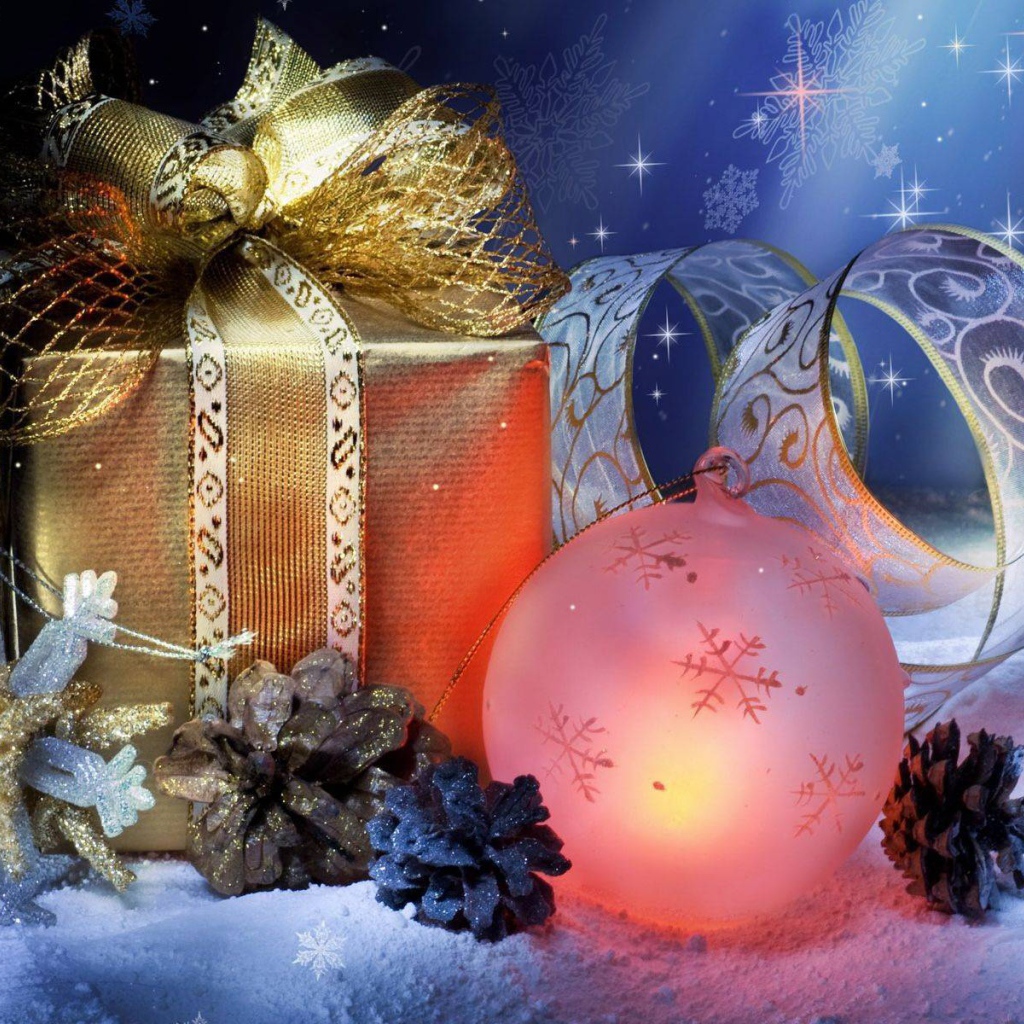 Праздничные украшения в Новый Год