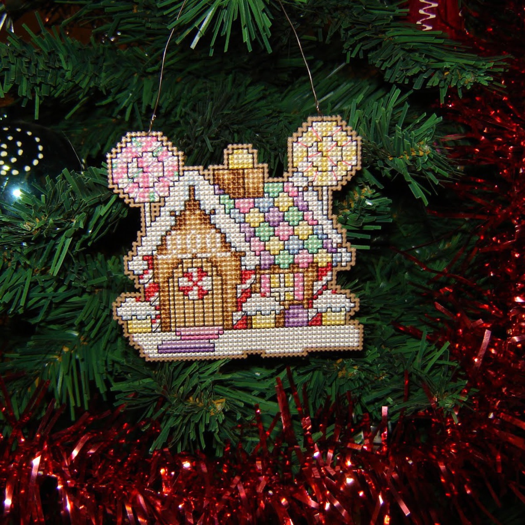 Елочная игрушка домик