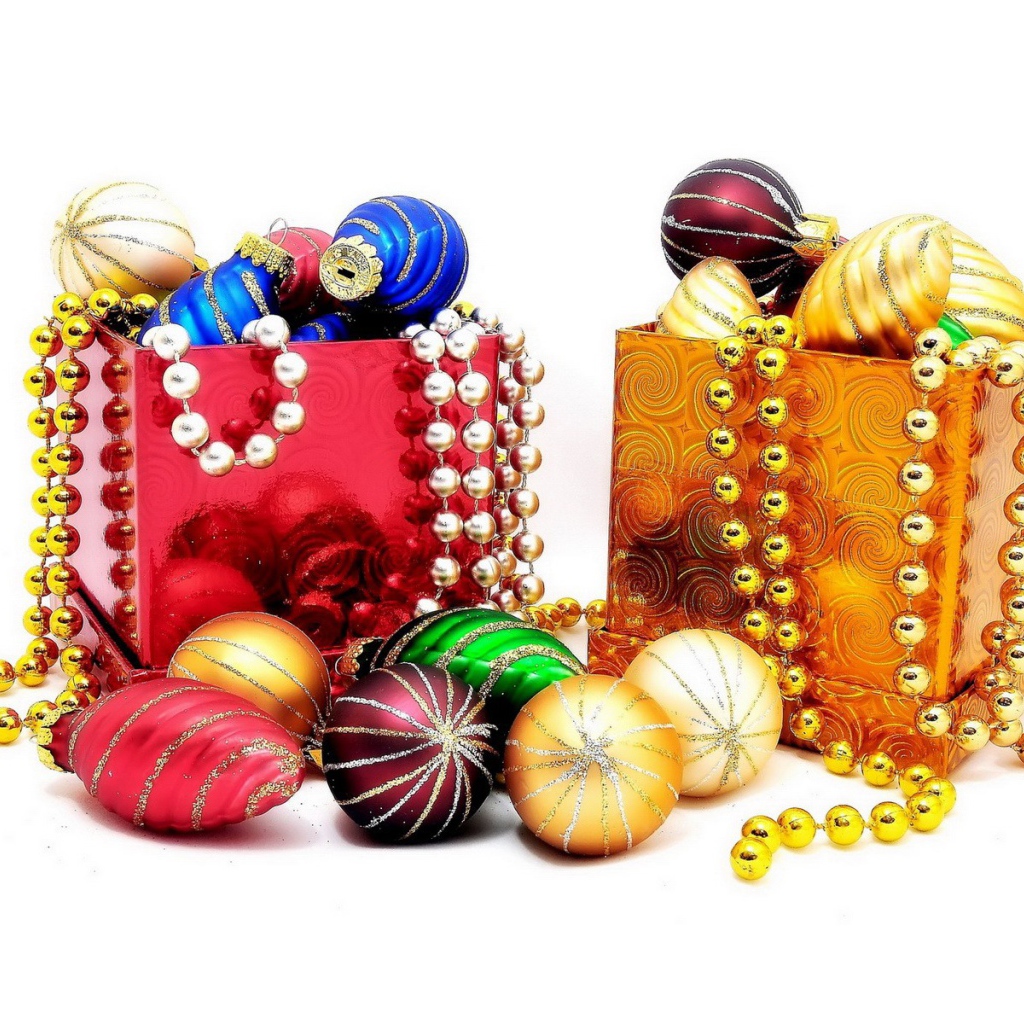 Подарочные елочные игрушки