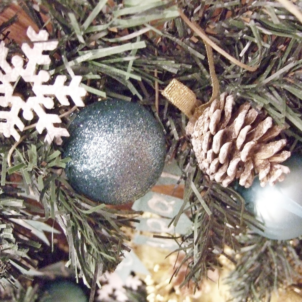 Елочные игрушки из проволоки