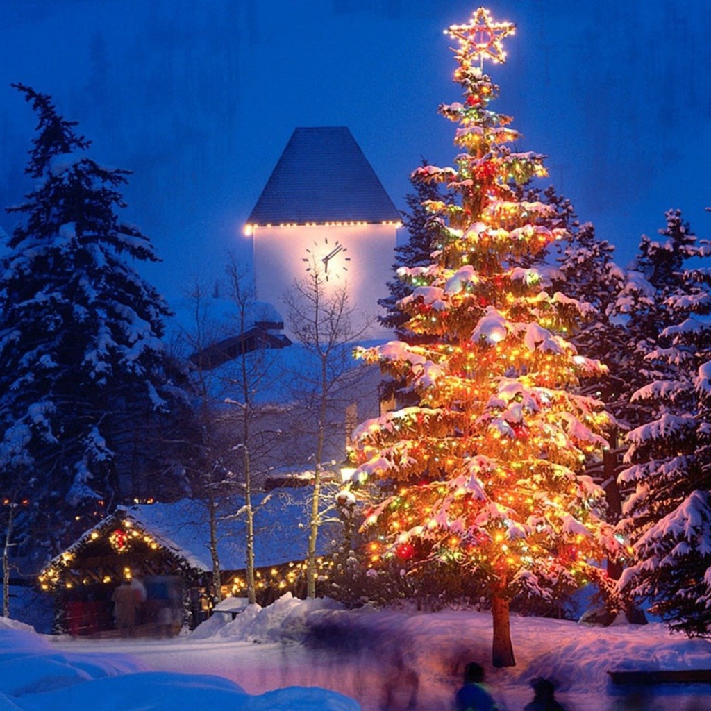 Нарядная елка на Новый 2014 Год лошади