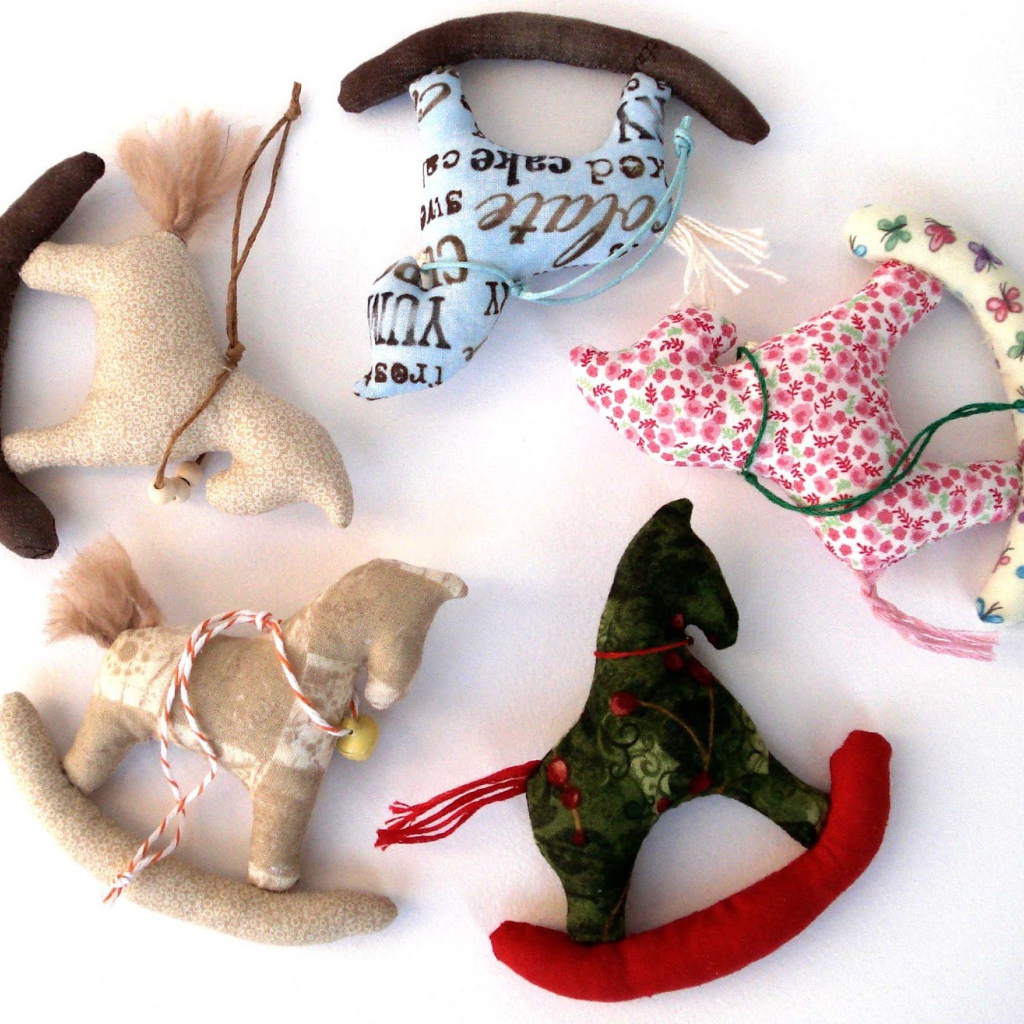 Фигурки лошадей