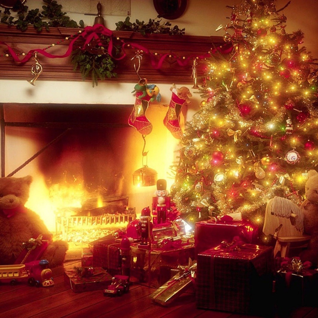 Зеленая пушистая елочка на Новый Год 2014