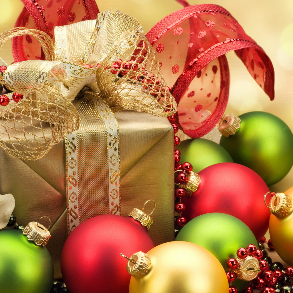 Пордарки под ёлкой в новый год