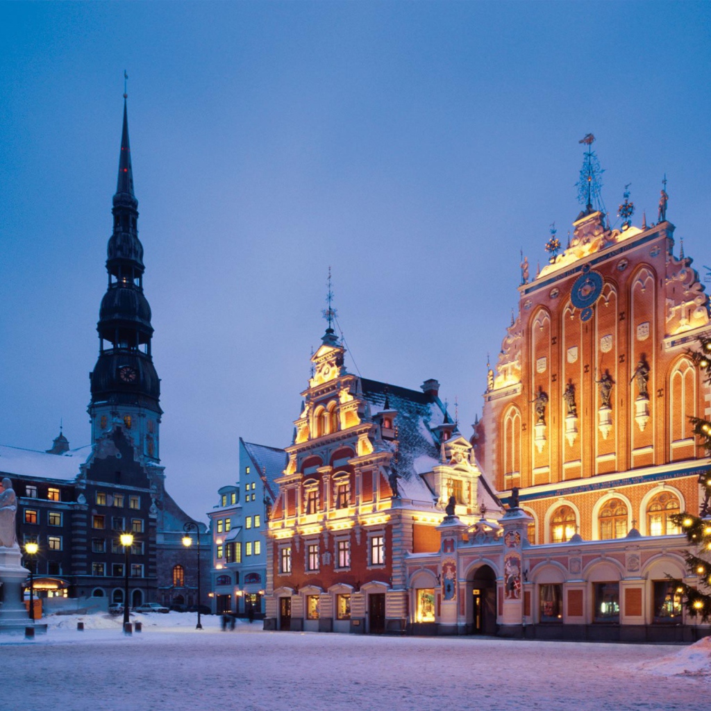 Праздничные огни в городе в Новый год