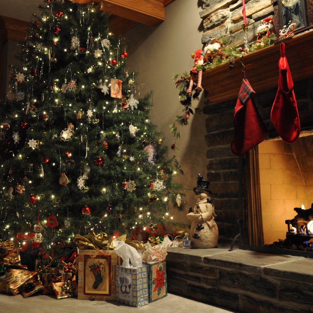 Новогодняя елка готова к 2014 году