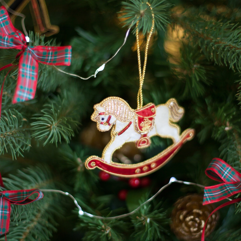 Лошадь качалка