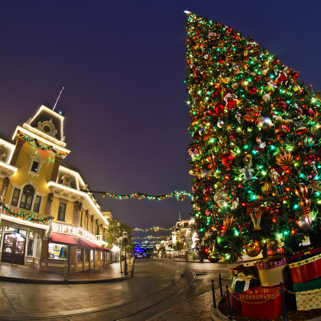 Интересная новогодняя елка